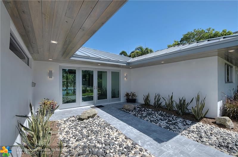 1st image of 2631 Barbara Dr