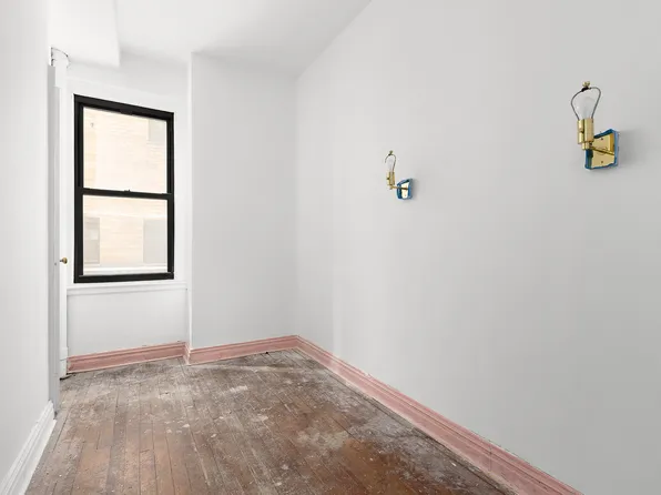 345 East 57th Street image 8 of 11