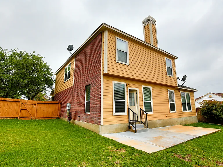 619 Fairglen Ct — Photo 13