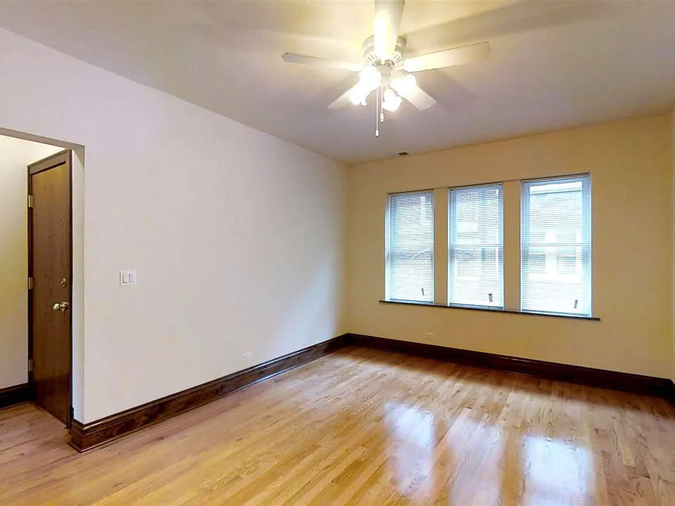 3 - 4901-N-Whipple-1E-Living Room