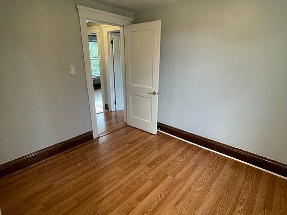 3rd image of 692 Moy Ave
