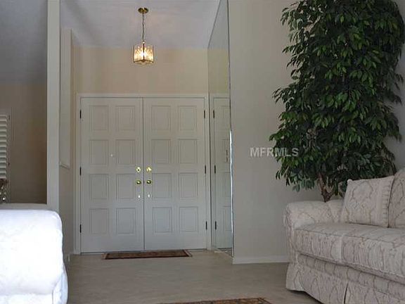 2nd image of 3284 Glenridge Ct
