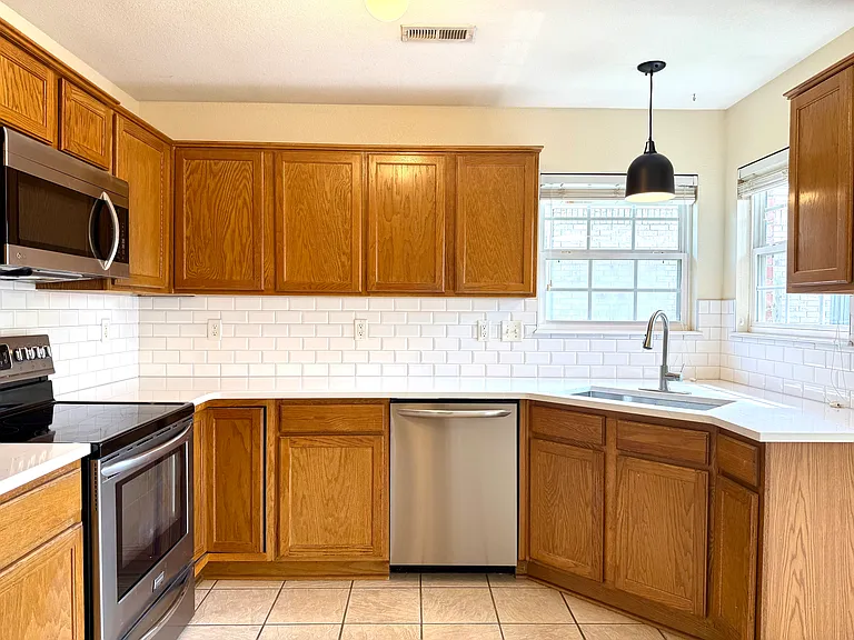3307 SW Carriageway Ave — Photo 6