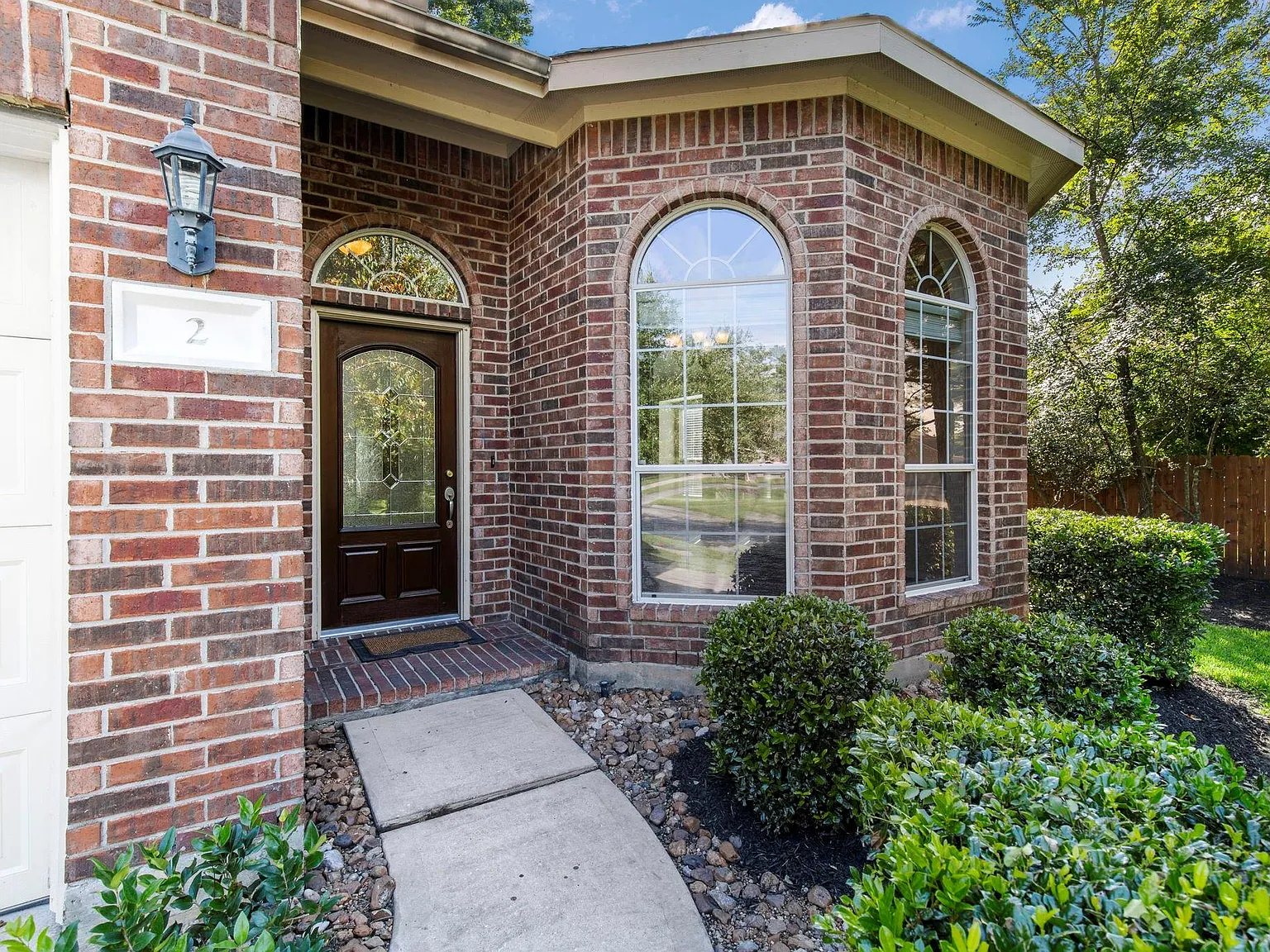 3 bed, 2.5 bath, 2320 sqft, $2,600 — Photo 4