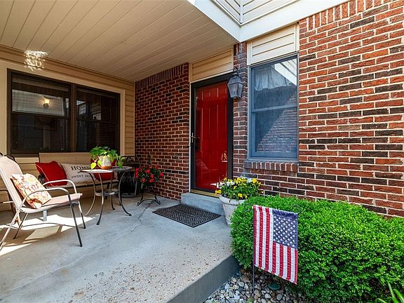 3rd image of 5621 Duchesne Parque Dr