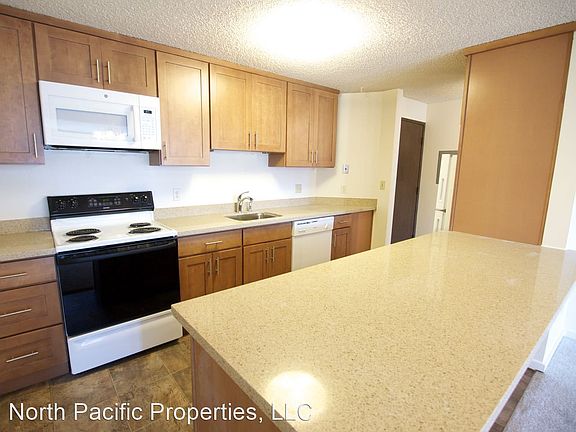 3rd image of 2231 Franklin Ave E APT 305