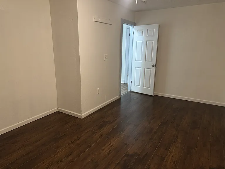 3712 W 22nd Plz — Photo 9