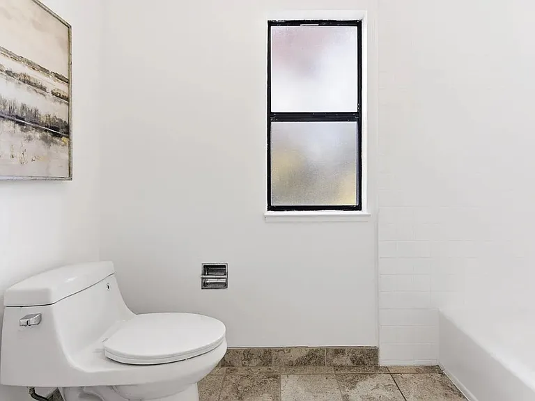 58 E Poplar Ave #4 — Photo 16