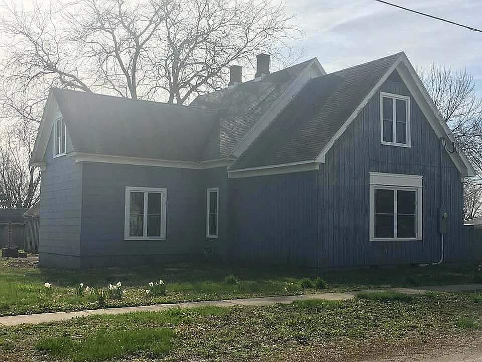 407 S Park St photo 1
