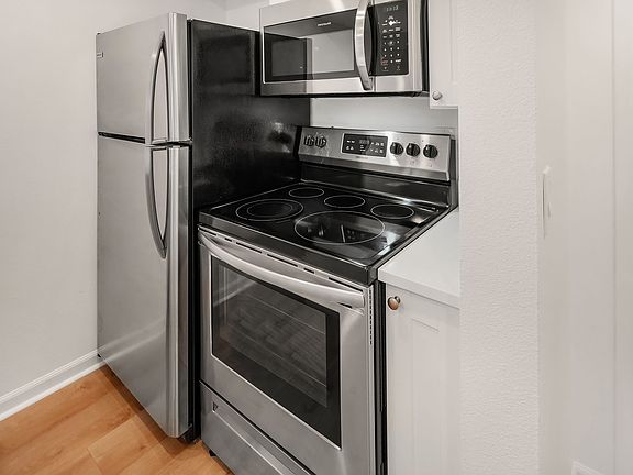 5th image of 6018 Lakeview Dr #102-1