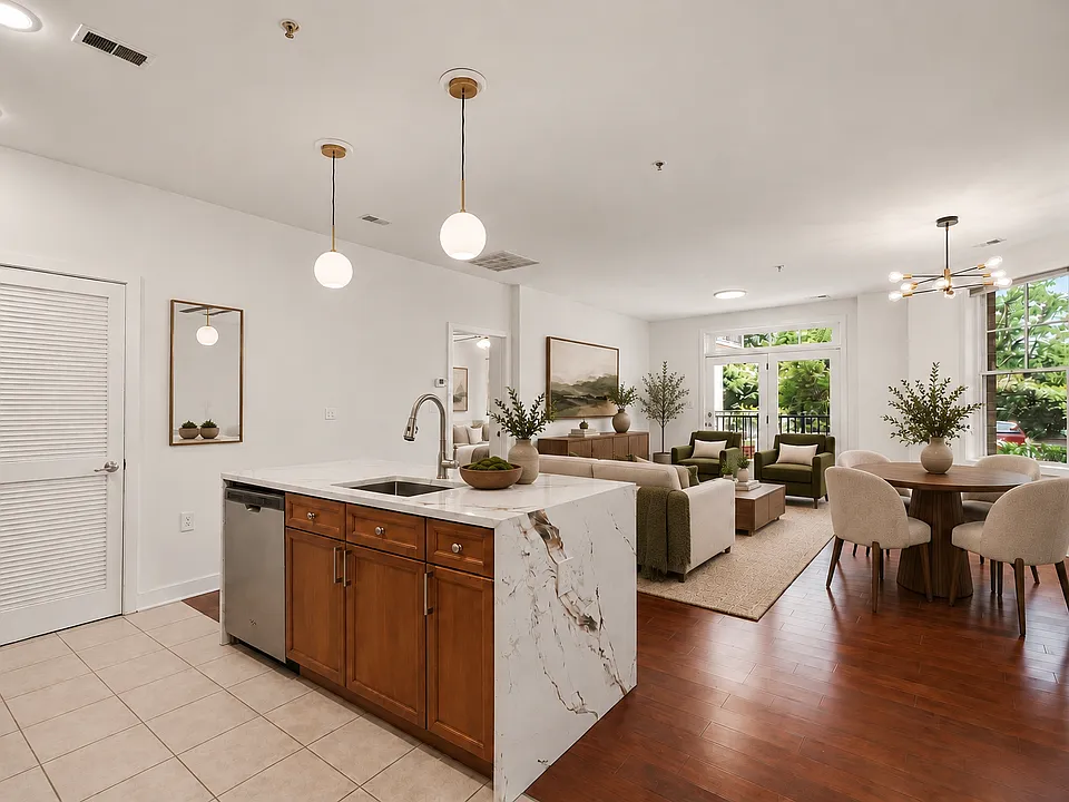 181 E Reed Ave #201