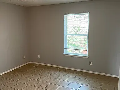 2 bed, 840 sqft, $750 — Photo 4
