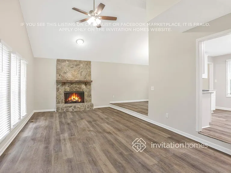 2335 Ambassador Dr — Photo 4