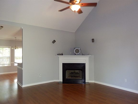 3rd image of 102 Sunnymeade Dr