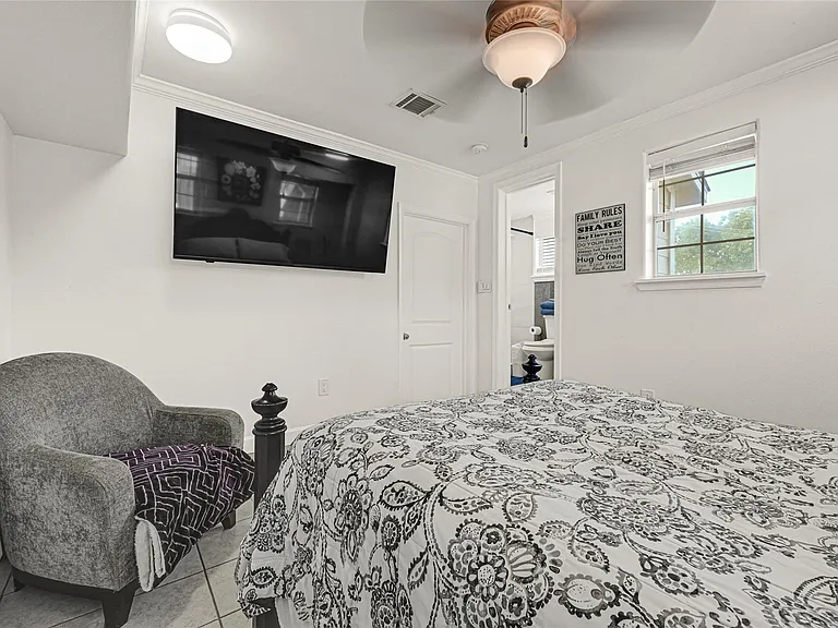 2809 Tooke St #D — Photo 6