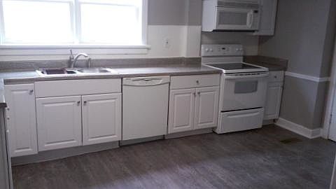 2nd image of 2151 Belvedere Ave SW