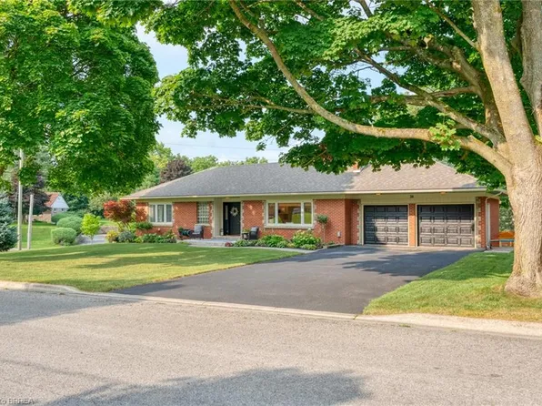 26 Simcoe Blvd, Norfolk County, ON N3Y 3L7