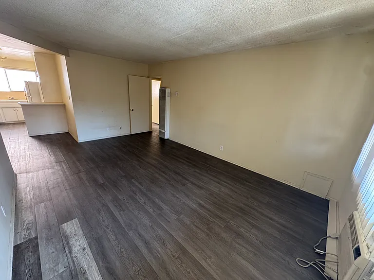 15445 Moorpark St #5 — Photo 2