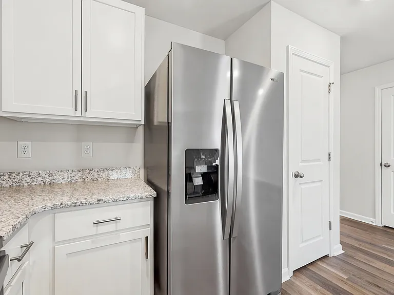 310 Honeystone St — Photo 10