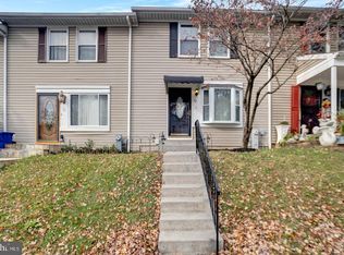 32 Cobber Ln, Baltimore, MD 21229