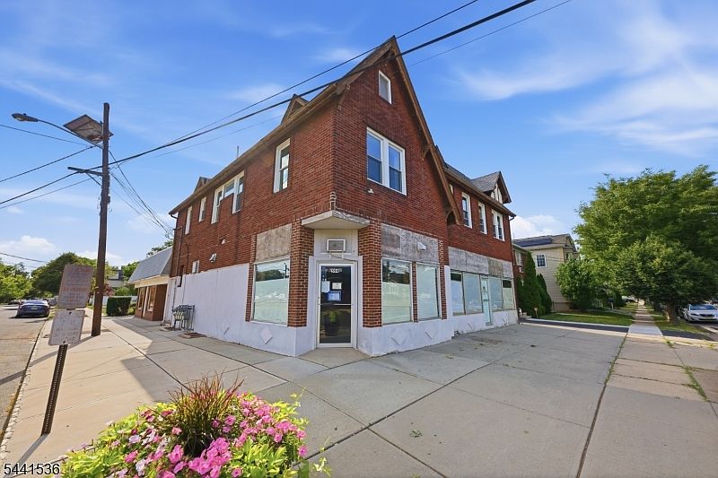 1st image of 600 Chestnut St #0