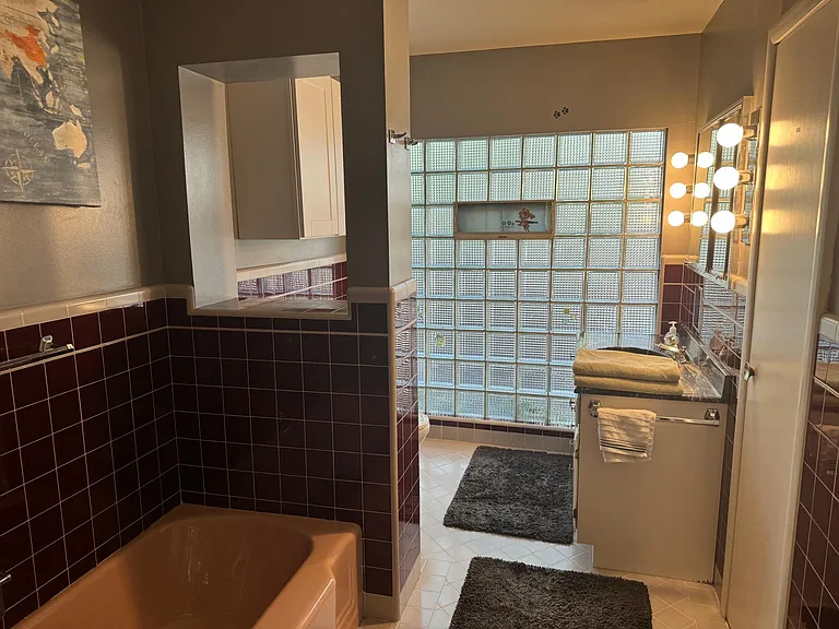 1402 Notre Dame Ave — Photo 16