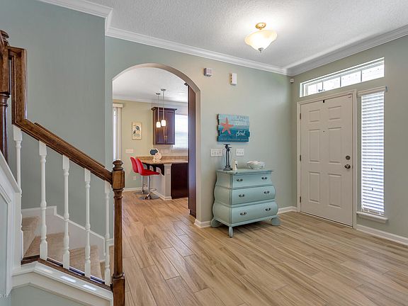 4th image of 160 Richmond Dr