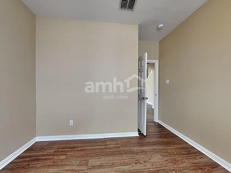 6801 Essex Dr — Photo 13