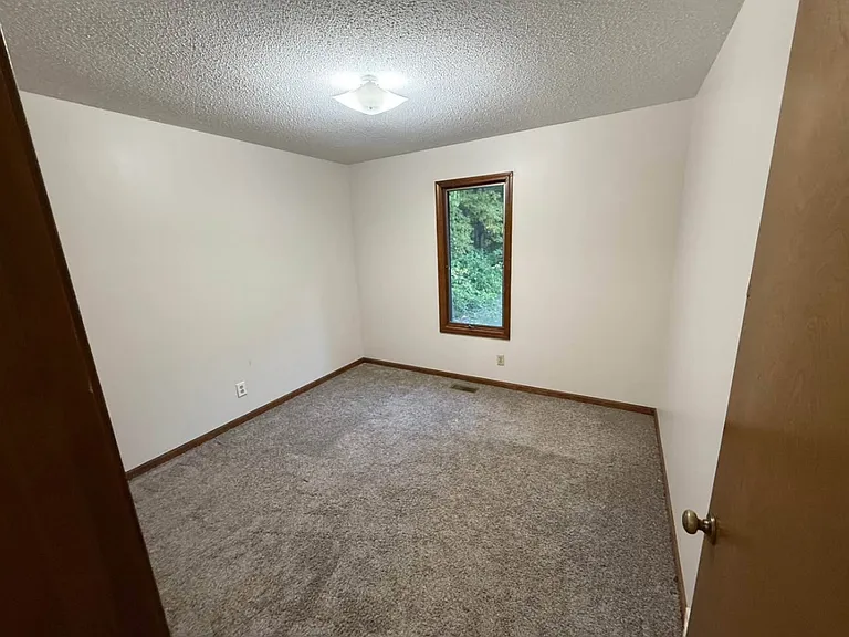 15116 Hickory St — Photo 5