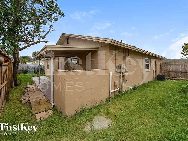 8509 Olympic Ct — Photo 15