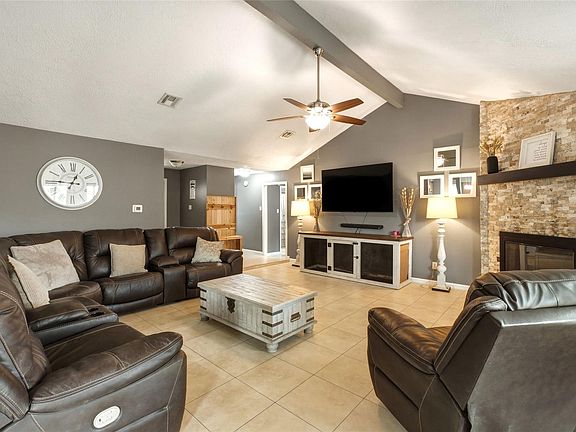 3rd image of 10015 Rustic Rock Rd