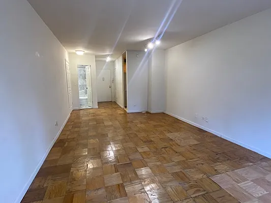 Rented by REAL New York | media 2