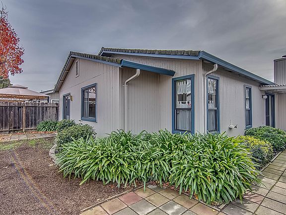 3rd image of 6022 Carolina Cir