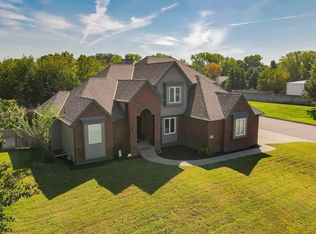 7002 W Garden Ridge Ct, Wichita, KS 67205