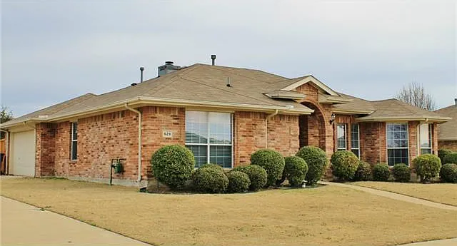 629 Rothschild Ln — Photo 2