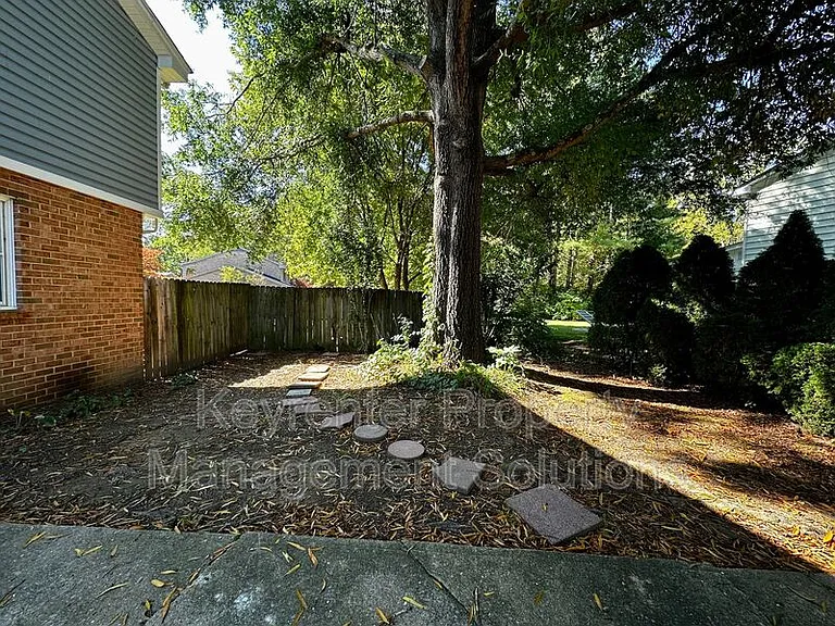 510 Shore Rd — Photo 3