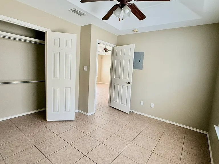609 S Logan Dr #1 — Photo 9