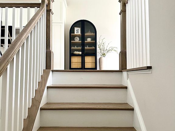 Stairway to Main Floor