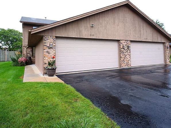 7327 Colosseum Dr, Rockford, IL 61107