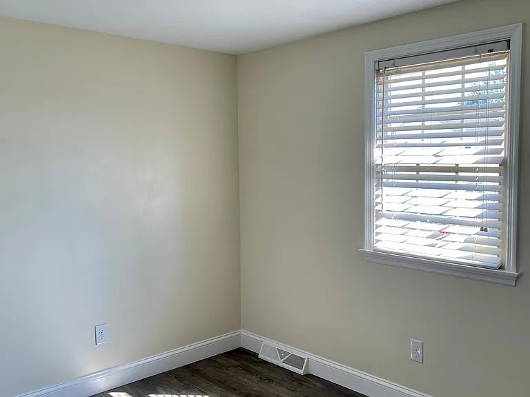 Medium size bedroom