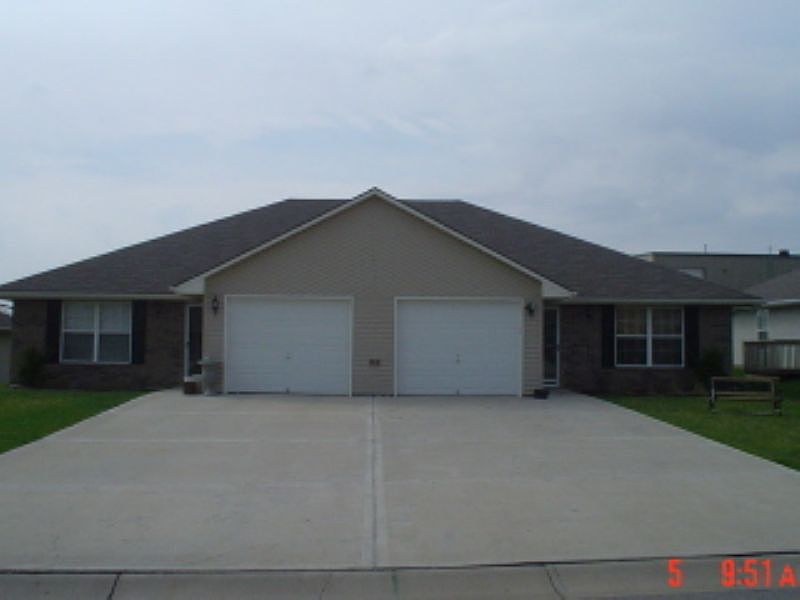 1st image of 1138 SW Ephraim Dr