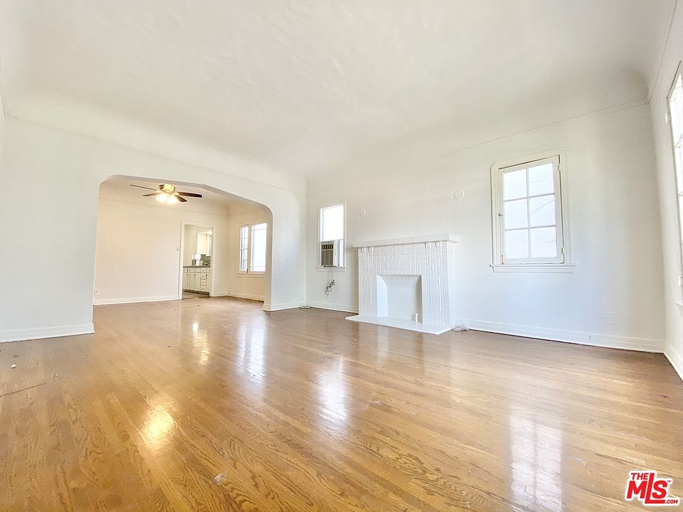 1st image of 410 N Gardner St #1/2