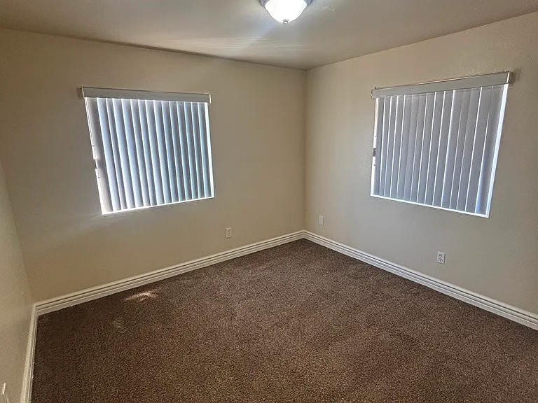 4610 Wall St — Photo 10