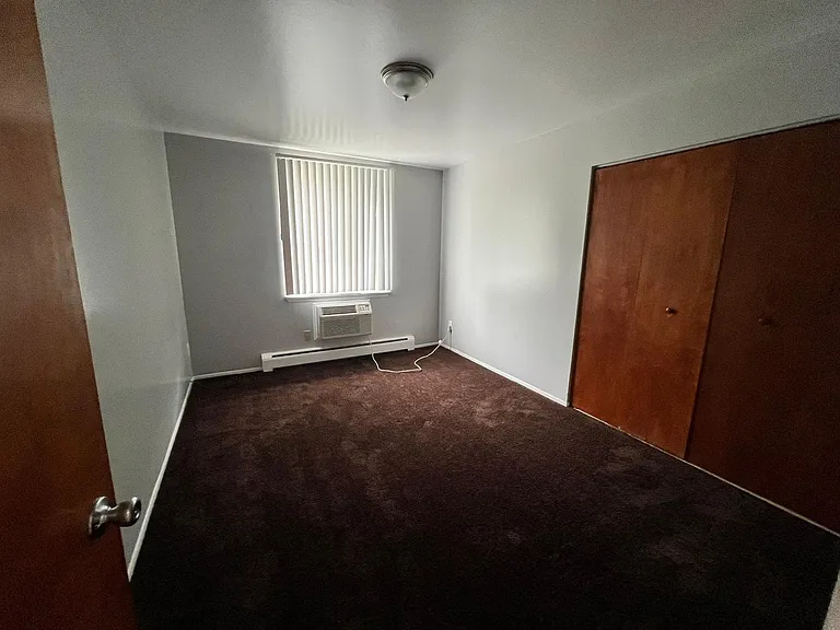 Dolson Arms Apartments — Photo 42