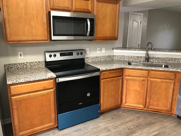 4th image of 366 Arapaho Dr