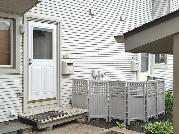 3rd image of 1013 Emerald Dr #1013