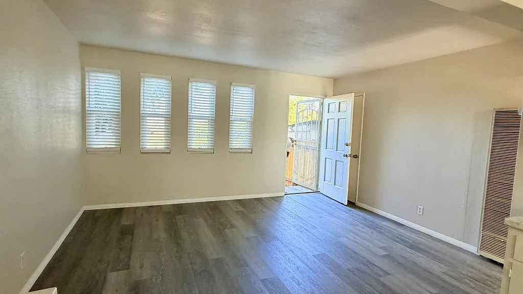 6534 Kelly St — Photo 4