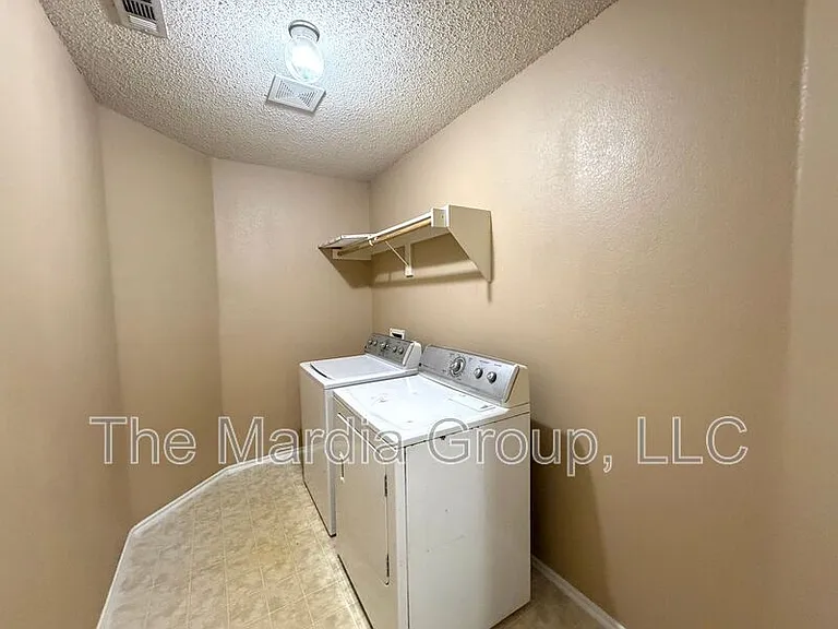 185 Rolling Ct — Photo 11