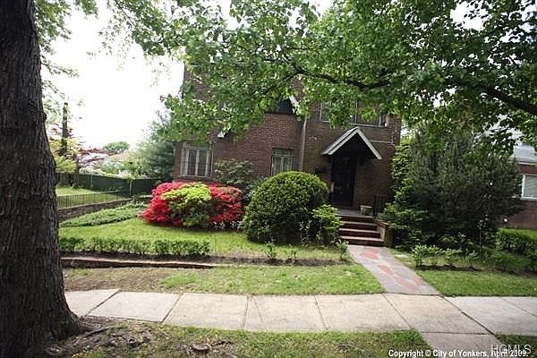 1st image of 27 Crestmont Ave