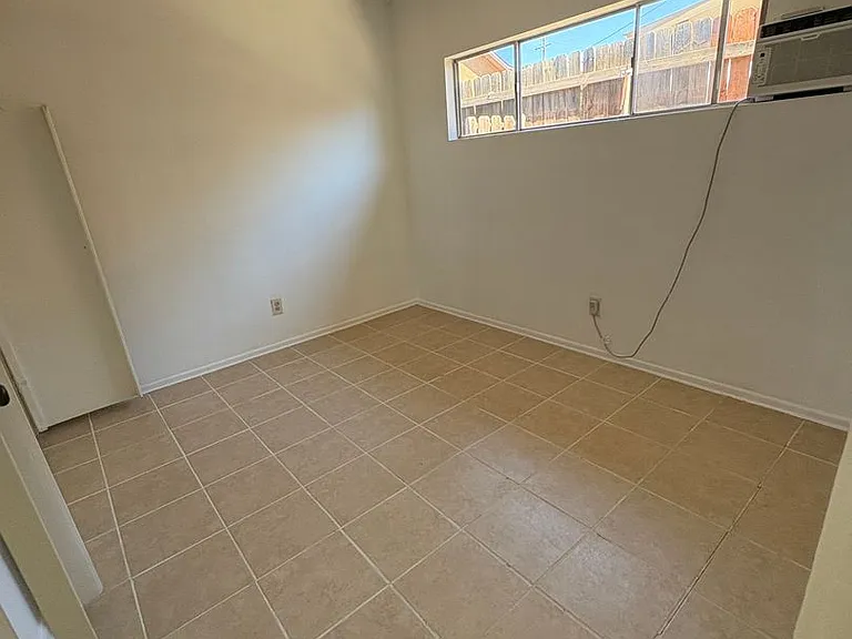 478 N Alessandro St — Photo 10